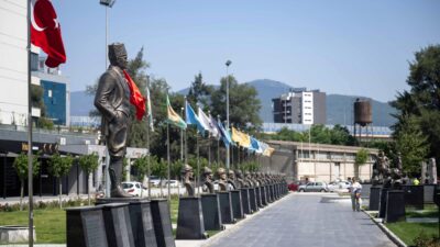 Bornova Belediyesi, geride bıraktığımız 2025 yılında ulaşımdan sosyal projelere, akıllı