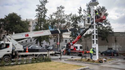 Bornova Belediyesi’nin Abide-i Hürriyet Meydanı’na kurduğu Türkiye’nin en kapsamlı hibrit