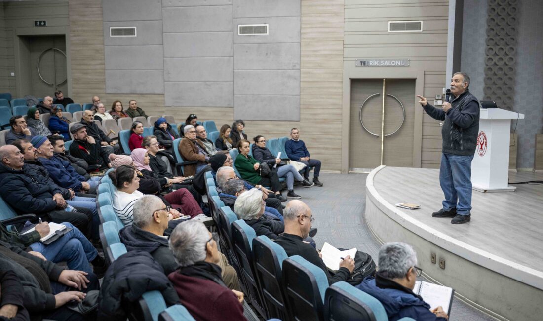 Bornova’da yüzlerce kişi arıcılıkla tanışıyor Bornova Belediyesi’nin gelenekselleşen arıcılık eğitimleri, bu yıl 100 kursiyerin katılımıyla