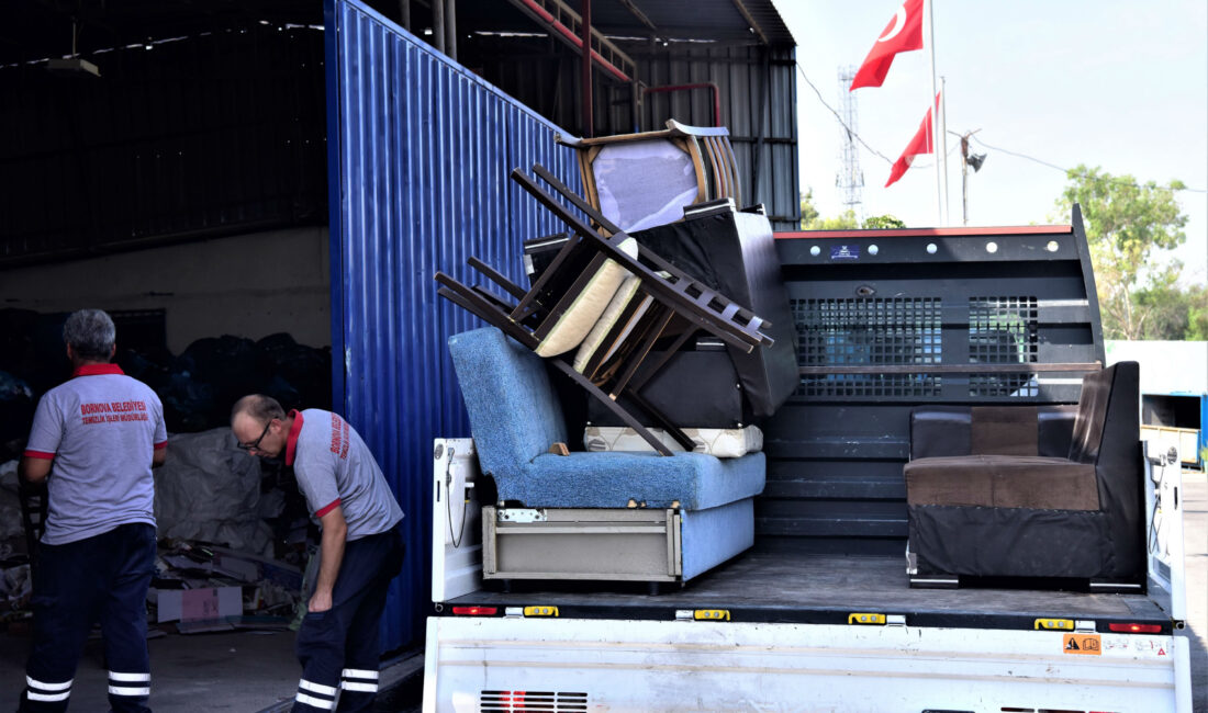 Bornova Belediyesi, sel mağdurları için başlattığı Askıda Eşya kampanyasıyla kullanılabilir