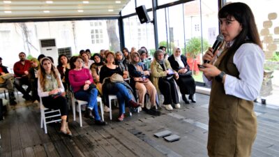 Bornova Belediyesi tarafından Dramalılar Köşkü’nde düzenlenen söyleşi programında, sağlıklı ilişkiler