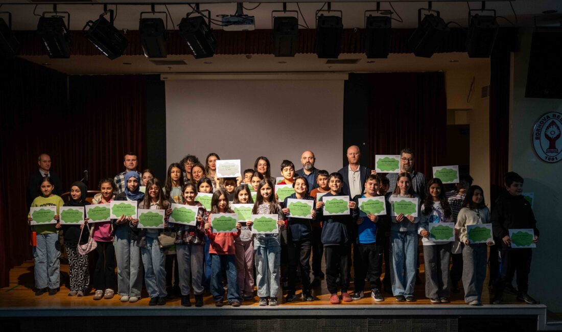Bornova Belediyesi Mevlana Toplum ve Bilim Merkezi’nde düzenlenen bilim kulüpleri