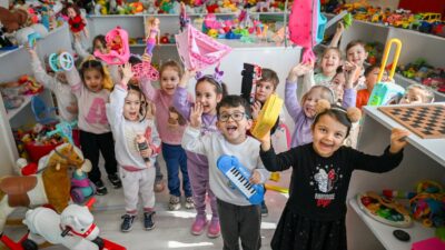 Bornova Belediyesi'nin ekonomik zorluk yaşayan çocuklar için Altındağ Atatürk Kültür