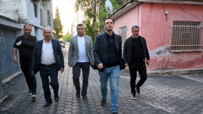 Bornova Belediye Başkanı Ömer Eşki, sabahın ilk ışıklarıyla birlikte saha