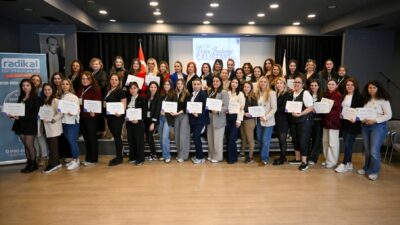 Bornova’da düzenlenen “Eğitimde Doğru Başlangıç Çalıştayı”nda, okul öncesinden ilkokula geçişin