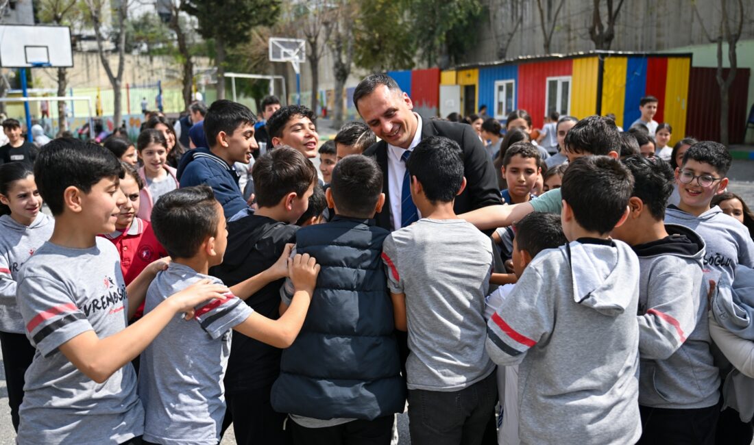 Kahramanmaraş ve Şanlıurfa’da yaşanan okul saldırılarının tüm Türkiye’yi yasa boğarken,