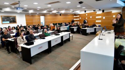 Bornova Belediyesi’nin ev sahipliğinde, Nevzat Kavalar Kültür Merkezi’nde düzenlenen eğitim