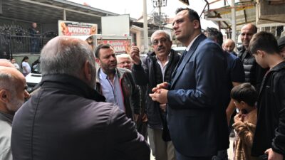 Bornova Belediye Başkanı Ömer Eşki, mahalle gezileri kapsamında Yeşilçam Mahallesi’nde