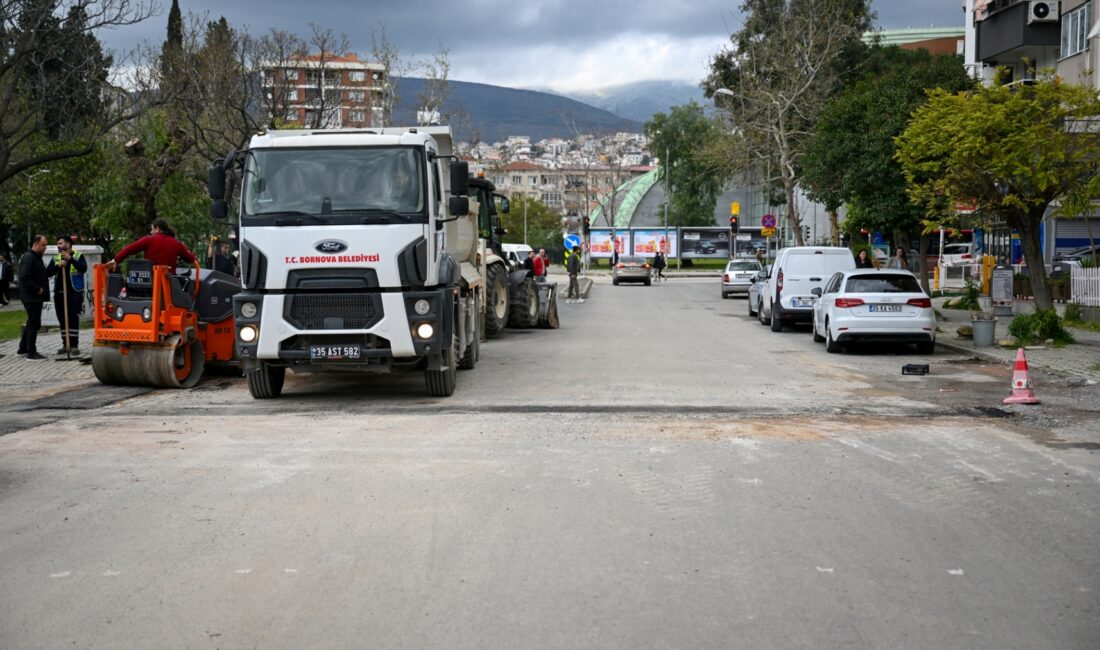 Bornova Belediye Başkanı Ömer Eşki, Kazım Dirik Mahallesi’ndeki Zafer Caddesi’nde
