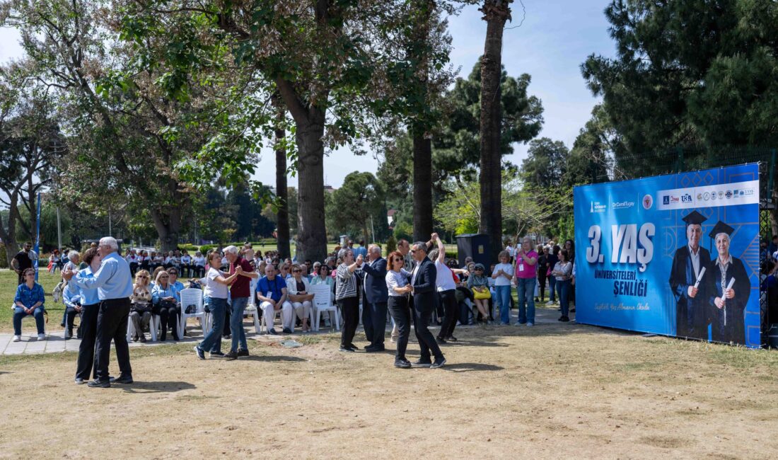 İzmir’de düzenlenen 3. Yaş Üniversitesi Şenliği’ne katılan Bornova Belediyesi, "Sağlıklı
