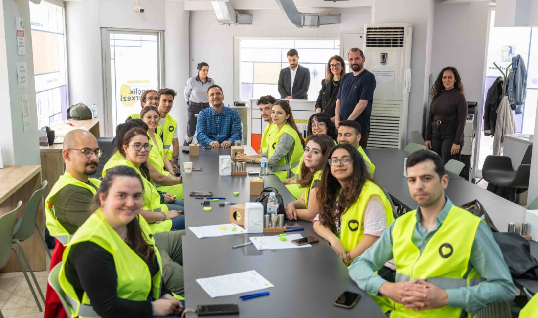 AHBAP Derneği’nin İzmir’deki çeşitli üniversitelerde eğitim gören 30 gönüllüsü, Bornova
