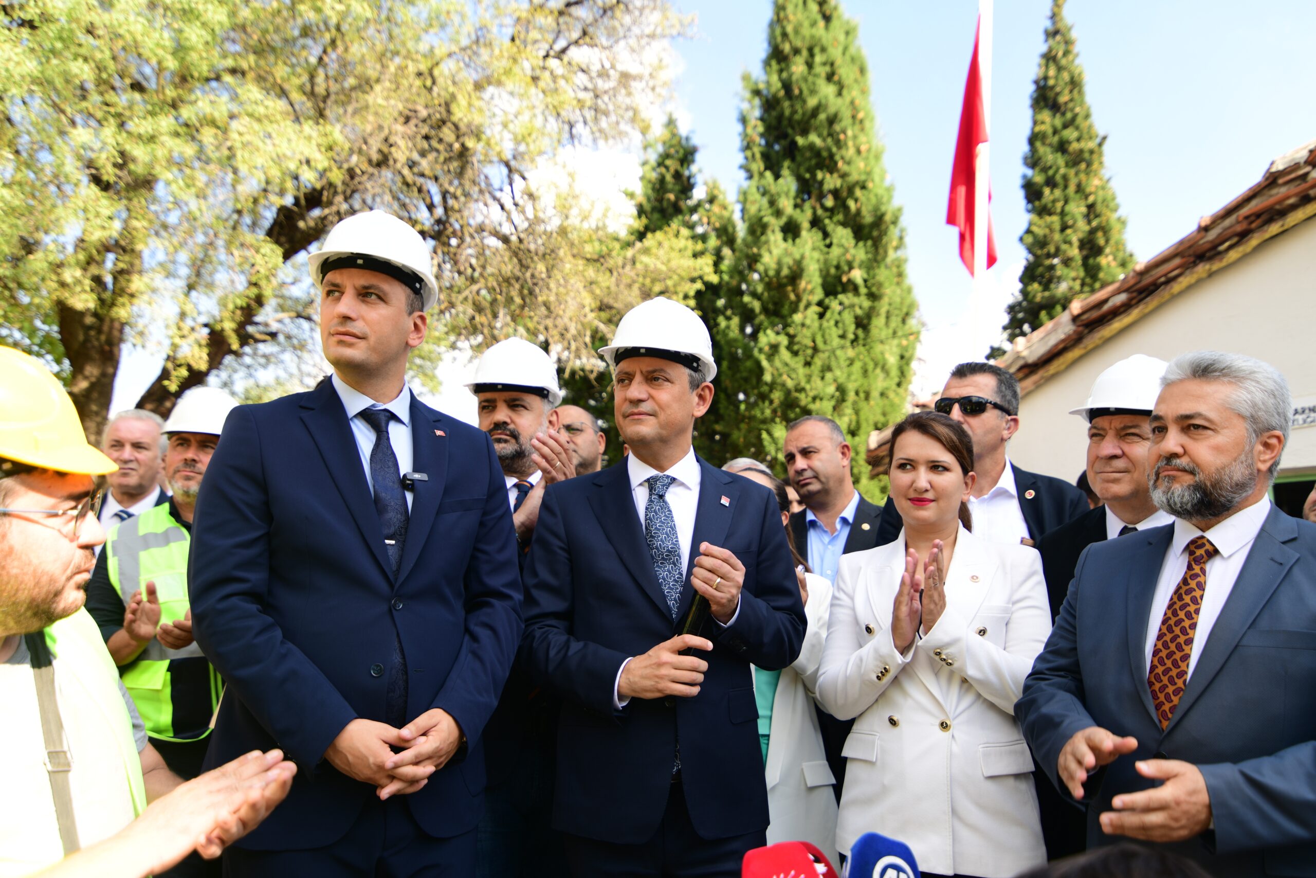 Cumhuriyet Halk Partisi Genel Başkanı Özgür Özel, 15 Mayıs Cuma