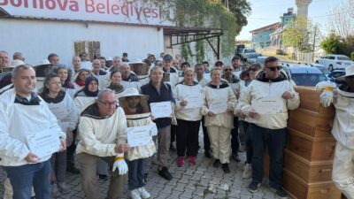 Bornova Belediyesi’nin düzenlediği 10. Arıcılık Kursu, 56 saatlik teorik ve