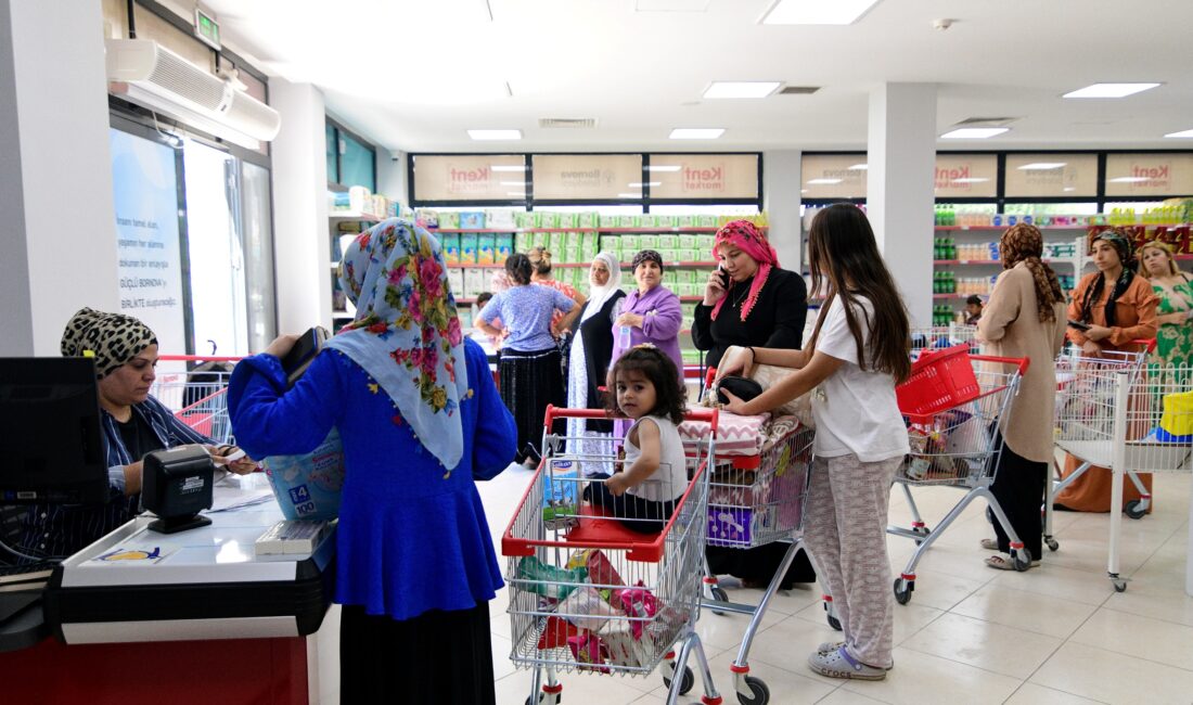 Kurban Bayramı öncesinde Bornova Belediyesi tarafından ihtiyaç sahibi vatandaşların Kent