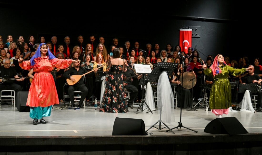 Bornova Belediyesi tarafından düzenlenen 5. Bornova Halk Dansları Festivali, “Kaşıkların