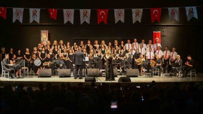 Bornova Belediyesi, kültür ve sanat etkinlikleri kapsamında düzenlediği iki dev