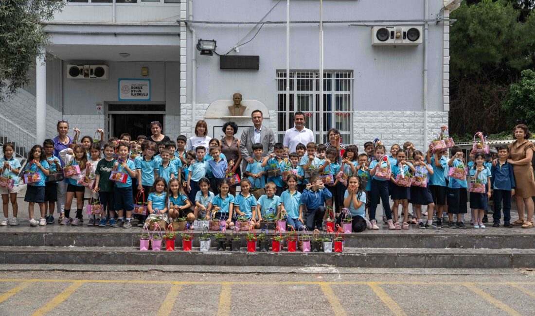 Bornova Belediye Başkanı Ömer Eşki, çocuklara erken yaşta doğa sevgisi